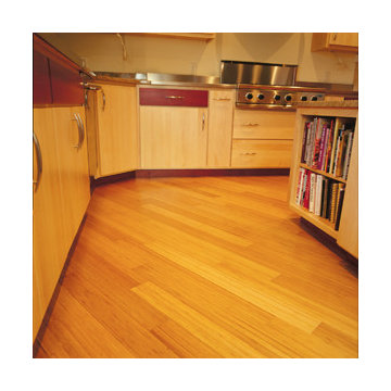 Carbonized Vertical Bamboo Kitchen floor with Maple Cabinets