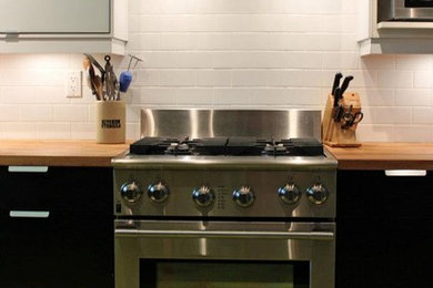 Minimalist kitchen photo in Ottawa