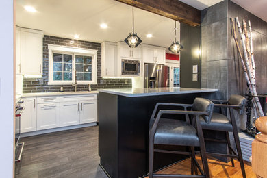 Example of a 1950s kitchen design in Portland