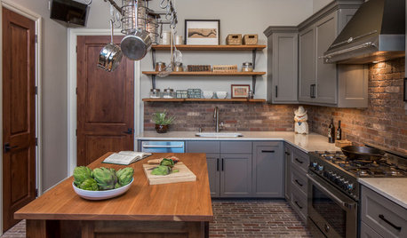 New This Week: 2 Charming Farmhouse Kitchens With Modern Convenience