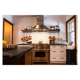 Century Home Galley Kitchen - Cuisine - Toronto - par Danielle Nicholas ...