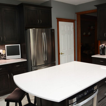 Chantilly, VA White Quartz Kitchen Countertops