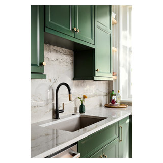 The Center Line in Kitchen Cabinet Design