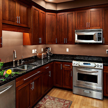 Cherry Kitchen Cabinets | Rockford Door Style | CliqStudios