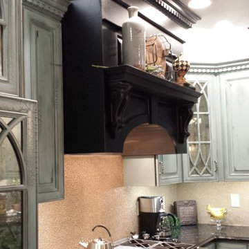 Chesapeake Bay "Antique" kitchen