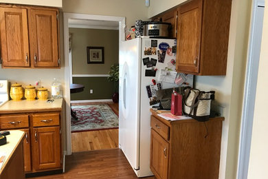 Kitchen - large transitional kitchen idea in Bridgeport