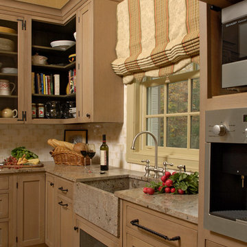 Chevy Chase, Maryland - Traditional - Kitchen