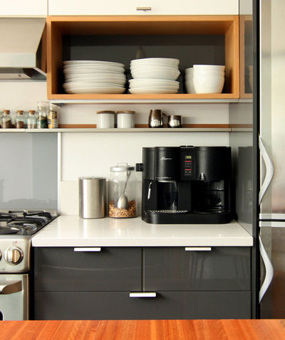 Kitchen by Studio  Zerbey Architecture + Interiors