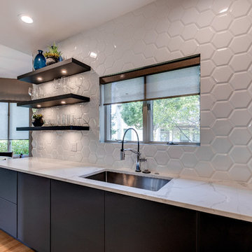 Chic Modern Kitchen