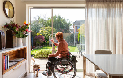 Houzz TV: Una cocina elegante para una mujer en silla de ruedas
