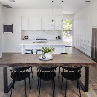 Design ideas for a transitional kitchen in Perth.