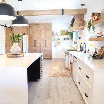 CLASSIC MODERN KITCHEN