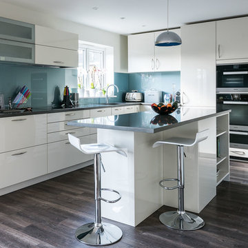 Classic Open Kitchen with Island