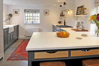Landhausstil Küche in Surrey