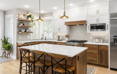 New This Week: 4 Ways With White-and-Wood Kitchens