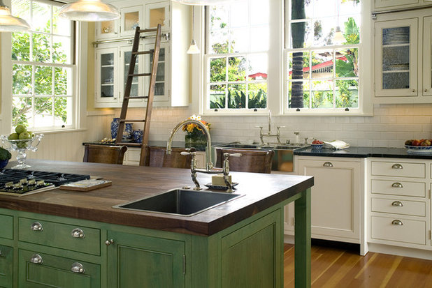 Traditional Kitchen by Hamilton-Gray Design, Inc.