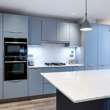 Cleanly and calming blue kitchen