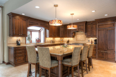 This is an example of a traditional kitchen in Cleveland.