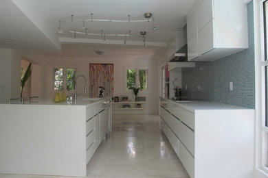 Minimalist kitchen photo in Miami