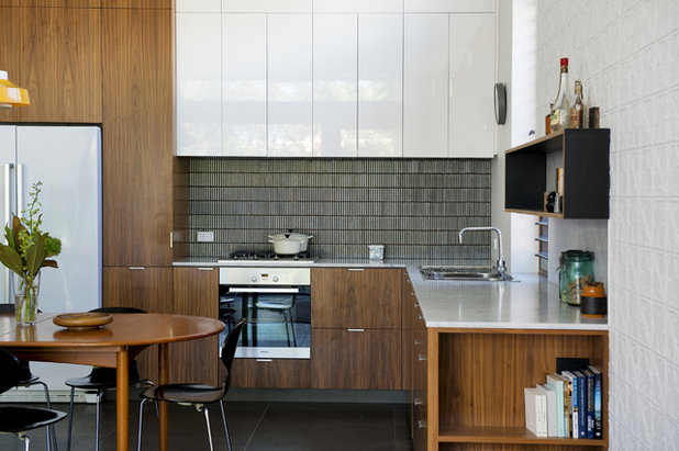 Retro Kitchen by Klopper and Davis Architects