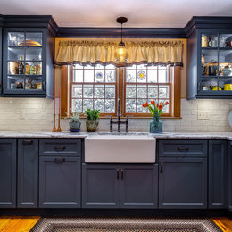 https://www.houzz.com/photos/colonial-blue-kitchen-traditional-kitchen-bridgeport-phvw-vp~113152507