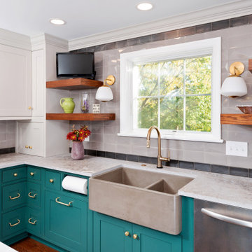 Colonial Transitional Kitchen