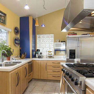 Colorful Palmdale Kitchen