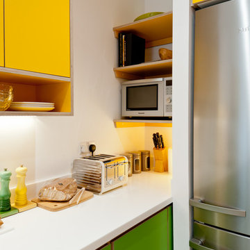 Colourful contemporary kitchen
