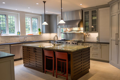 Example of a trendy kitchen design in Columbus