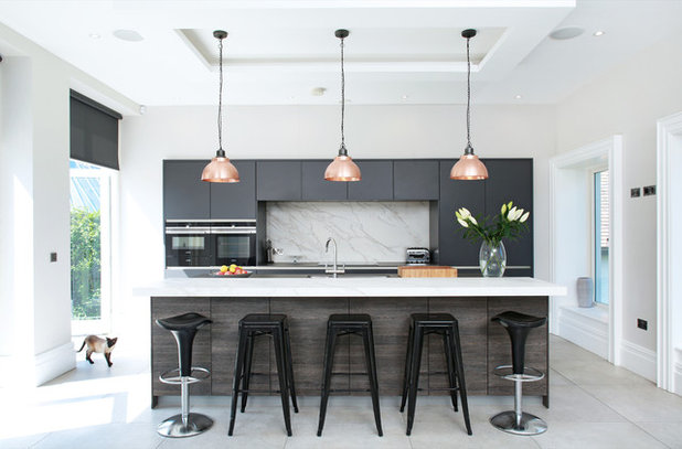 Contemporary Kitchen by Des Ewing Residential Architects