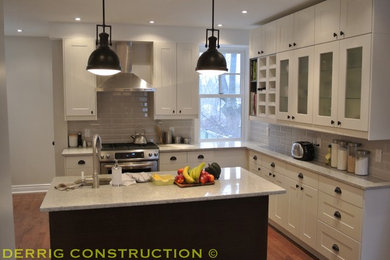 Inspiration for a timeless kitchen remodel in Montreal