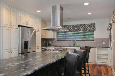 Example of a kitchen design in Philadelphia with stainless steel appliances