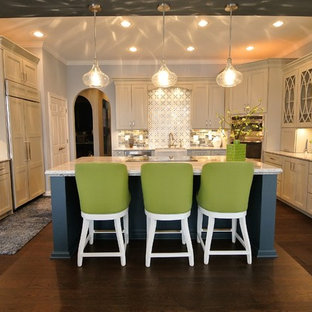 Mid-sized transitional kitchen remodeling - Mid-sized transitional kitchen photo in Indianapolis