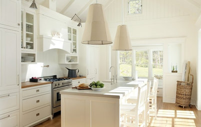 Kitchen Trend: Oversize Pendants for Every Style Home