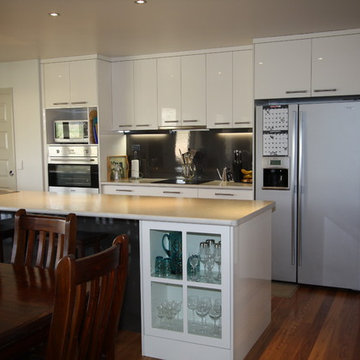 Constance Avenue Residence - Kitchen