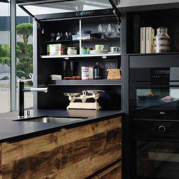 Contemporary Black and Wood Kitchen 2018