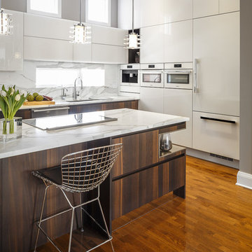 Contemporary Glass Kitchen Design - Astro Design - Ottawa