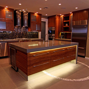 Contemporary kitchen appliance - Inspiration for a contemporary kitchen remodel in Phoenix with stainless steel appliances