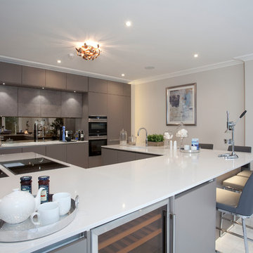 Contemporary Kitchen in Surrey New Build