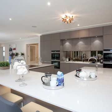 Contemporary Kitchen in Surrey New Build