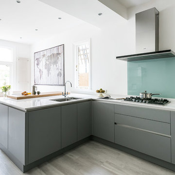 Contemporary Kitchen in SW London by Kitchen Revolutions