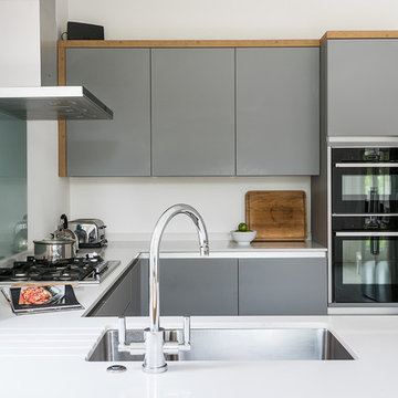 Contemporary Kitchen in SW London by Kitchen Revolutions