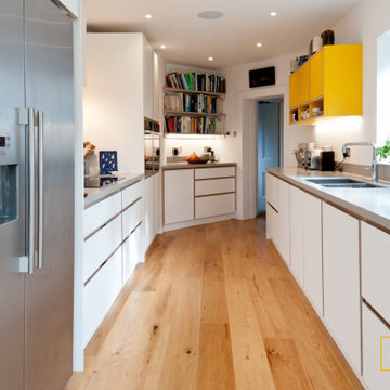 Contemporary kitchen in Tunbridge Wells