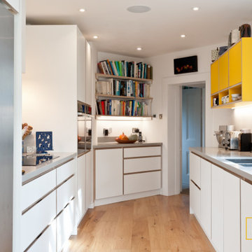 Contemporary kitchen in Tunbridge Wells