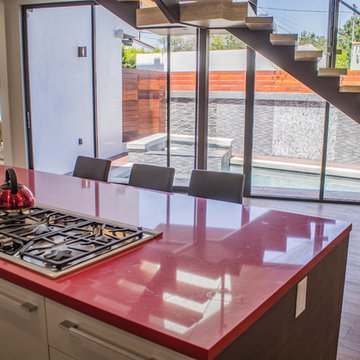 Contemporary Kitchen Island with Open Outdoor View