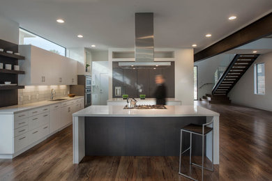 Inspiration for a contemporary kitchen remodel in Houston