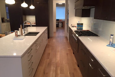 Example of a trendy kitchen design in Minneapolis