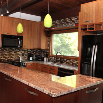 Contemporary Kitchen Opened for Entertaining