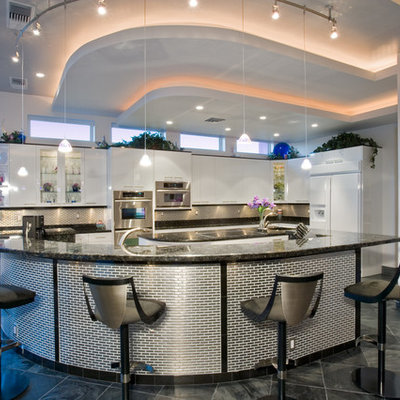 Trendy l-shaped kitchen photo in Las Vegas
