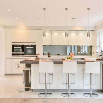 Contemporary kitchen - Surrey